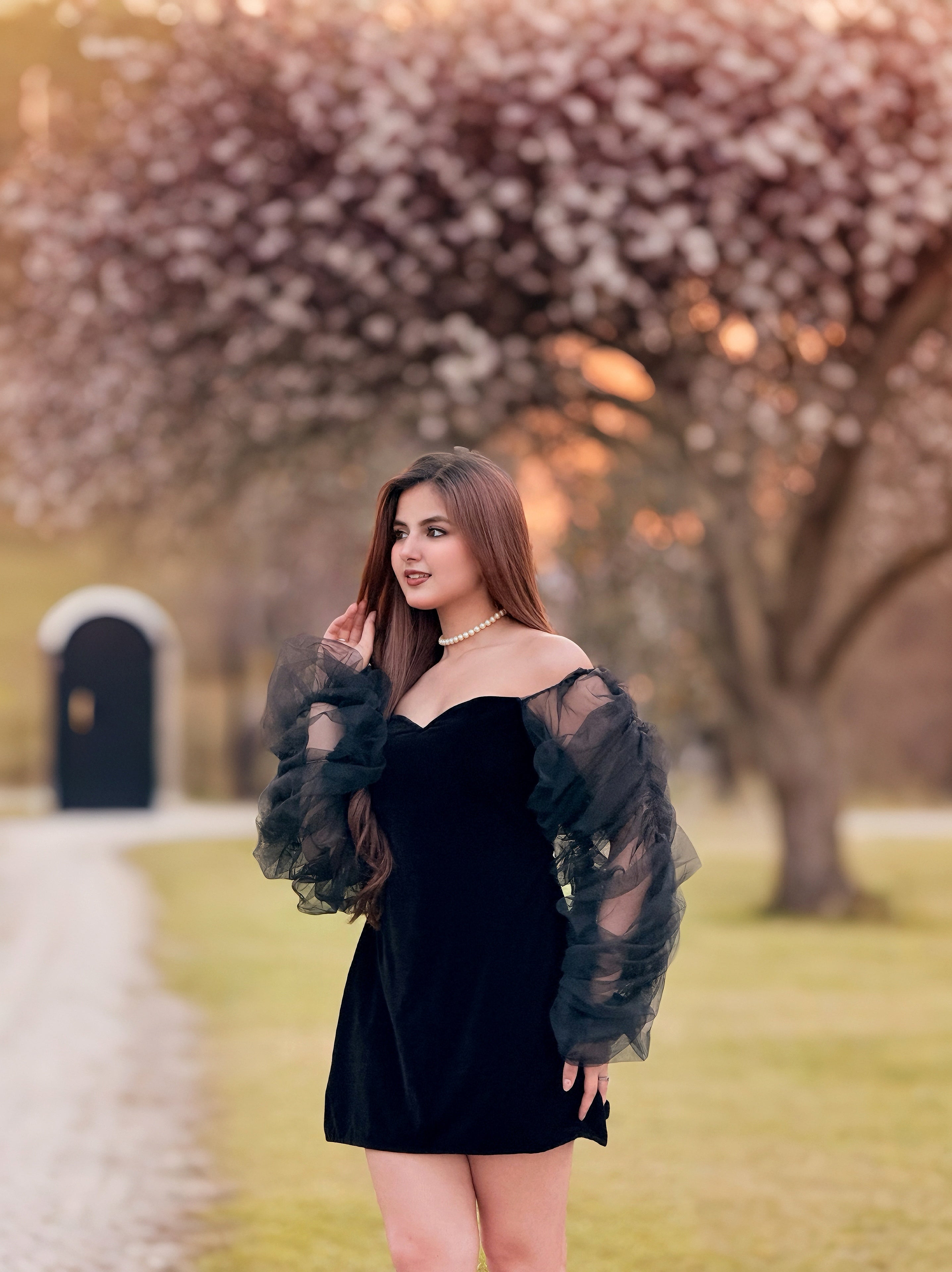 BLACK BODYCON DRESS