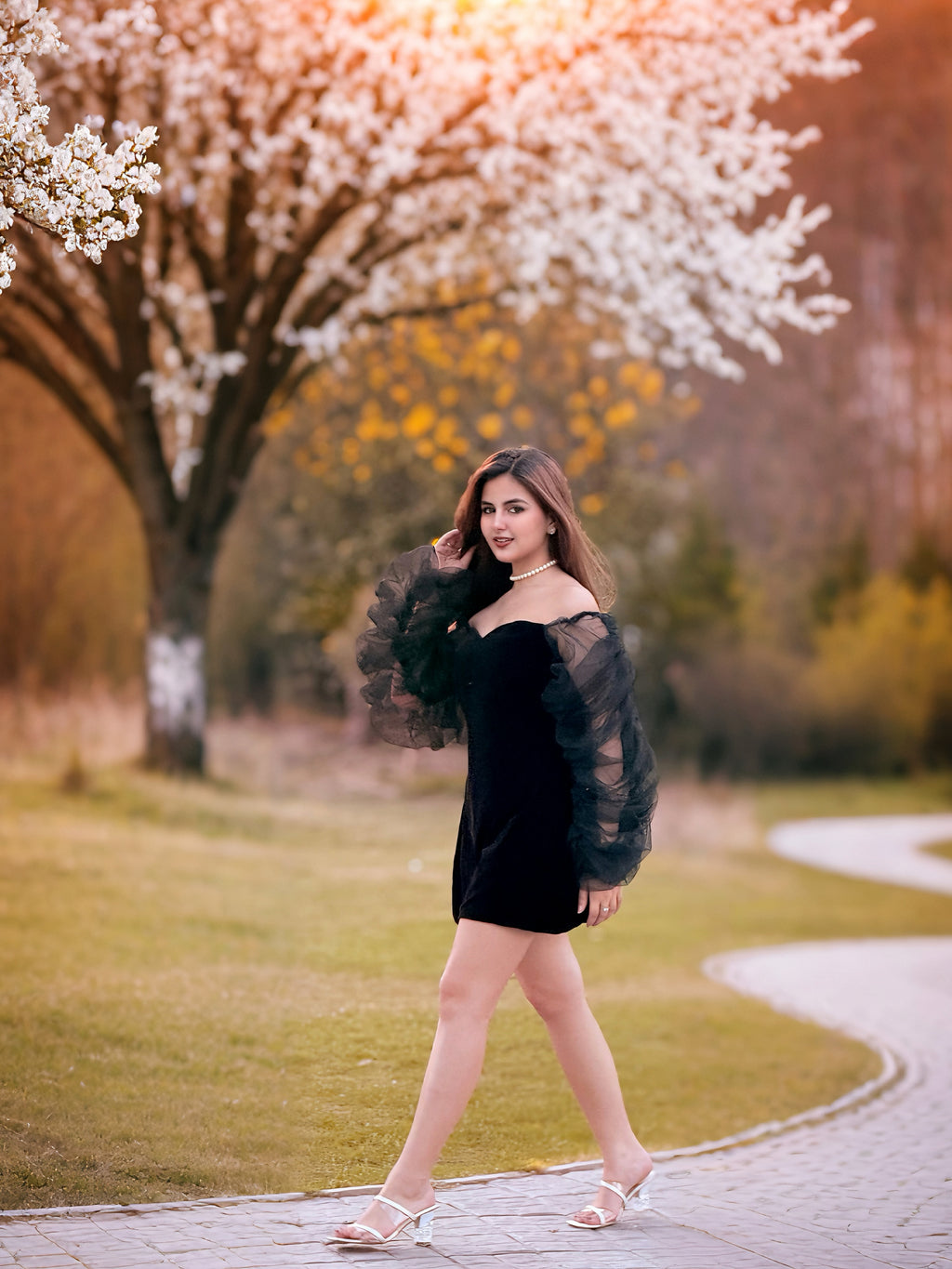 BLACK BODYCON DRESS