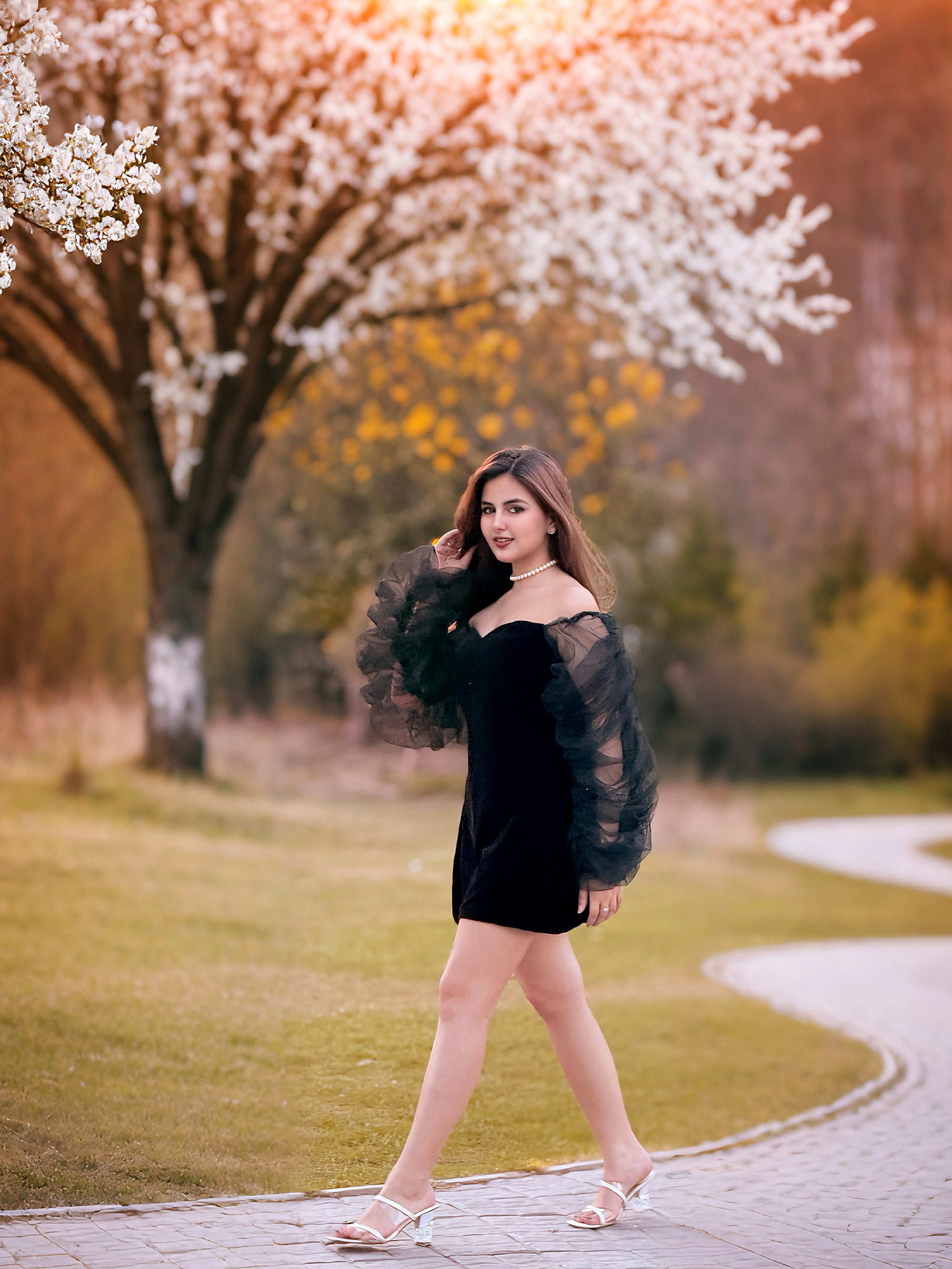 BLACK BODYCON DRESS